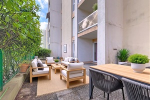 4 VÆRELSES LEJLIGHED I STUEPLAN I ANTIBES